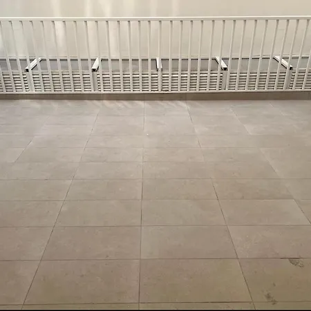 Apartment Superb 3 Bedroom Maisonette In Promenade